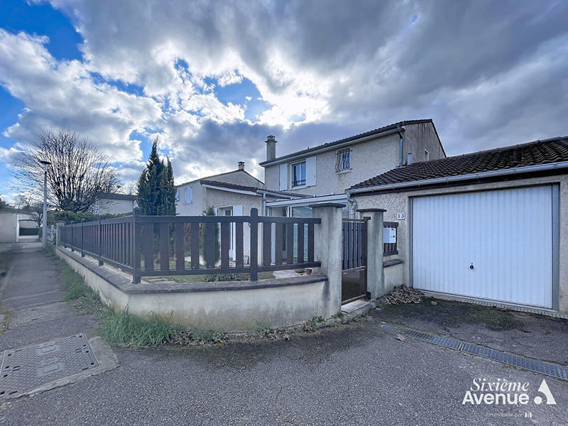 Maison - 99 m² - 5 pièces