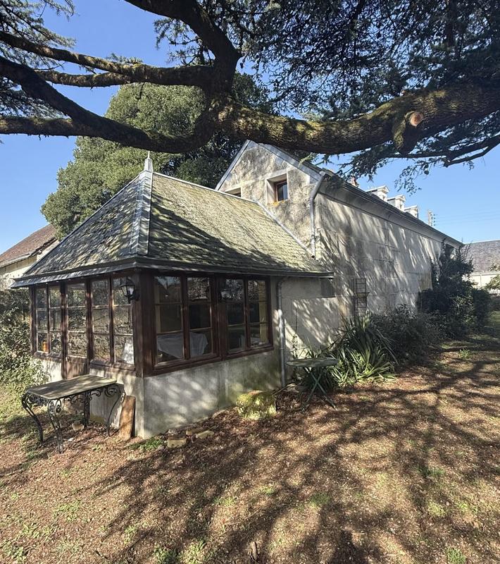 Maison - 260 m² - 11 pièces