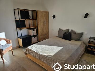 Chambre - 15 m² - 1 pièce