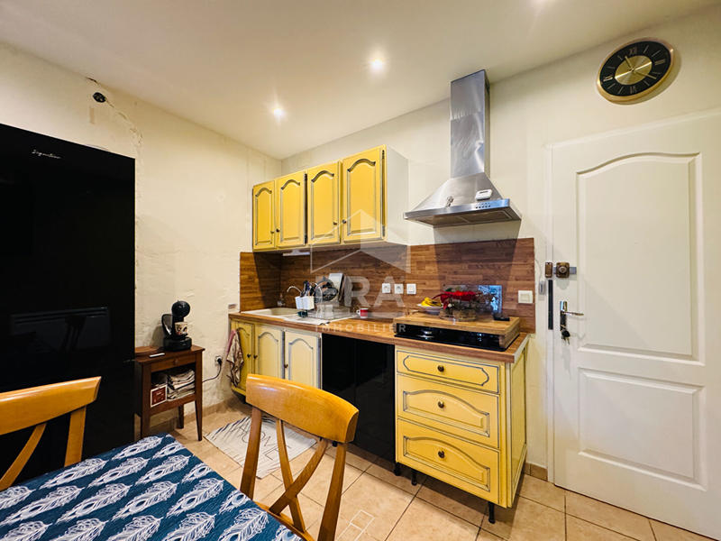 Maison - 275 m² - 10 pièces