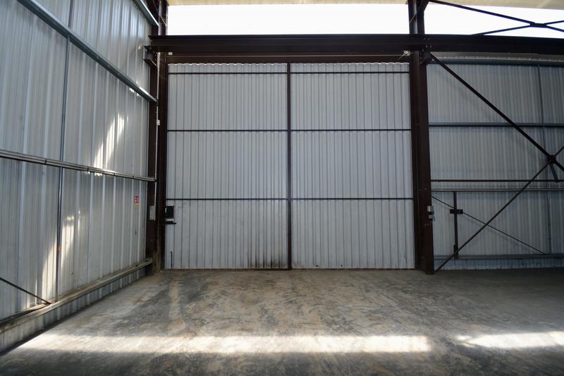 Local d'activités - 1 623 m²