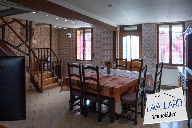 Maison - 140 m² - 5 pièces