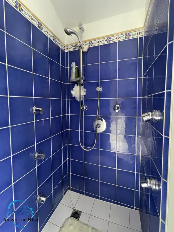 Maison - 200 m² - 6 pièces