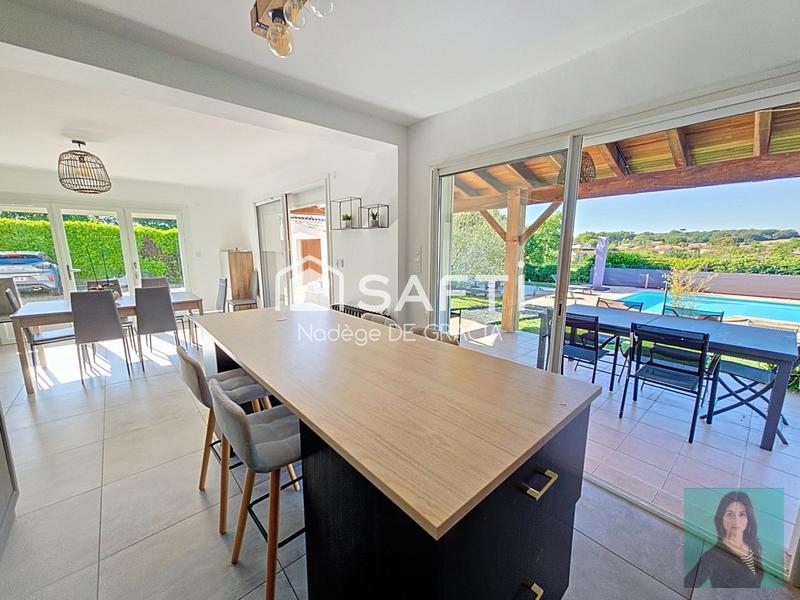 Maison - 211 m² - 7 pièces