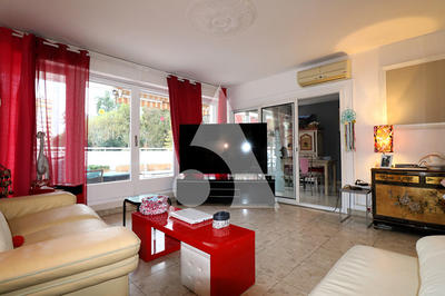 Appartement - 120 m² - 5 pièces