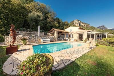 Villa - 288 m² - 10 pièces