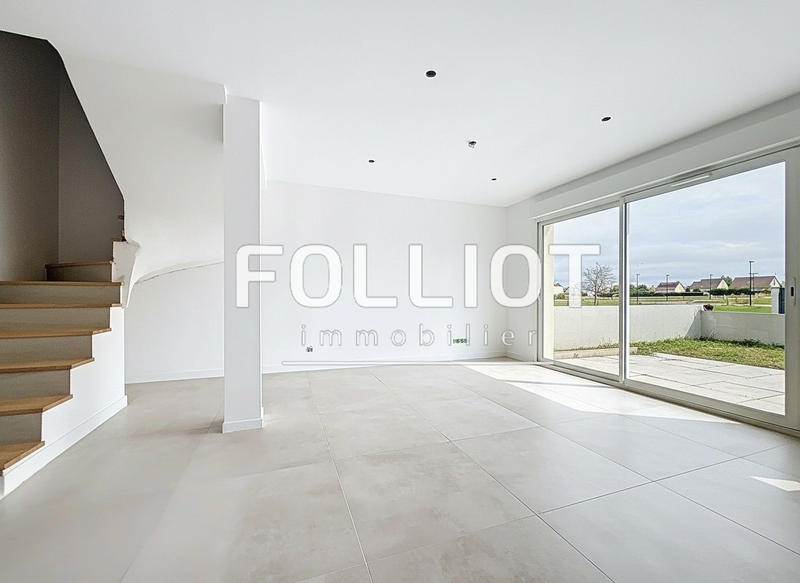 Maison - 90 m² - 5 pièces