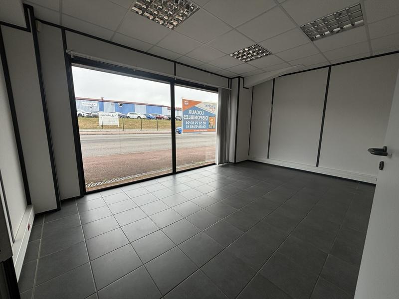 Bureau - 440 m² - 27 pièces