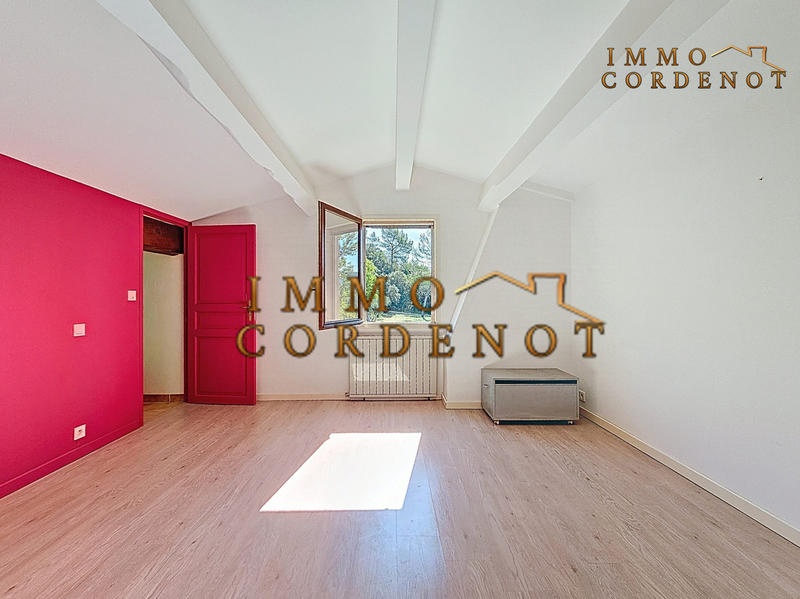 Villa - 184 m² - 6 pièces