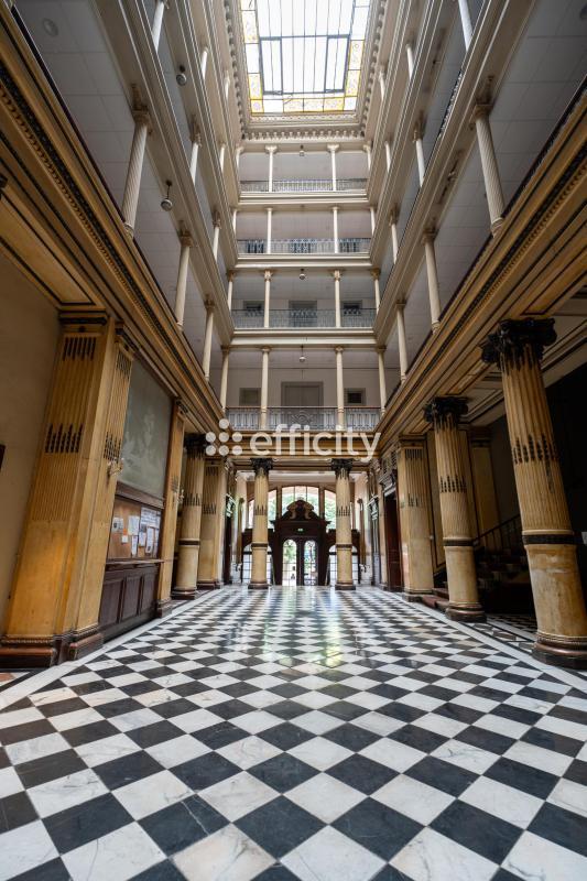 Appartement bourgeois - 182 m² - 5 pièces