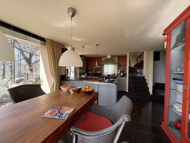 Maison - 266 m² - 7 pièces