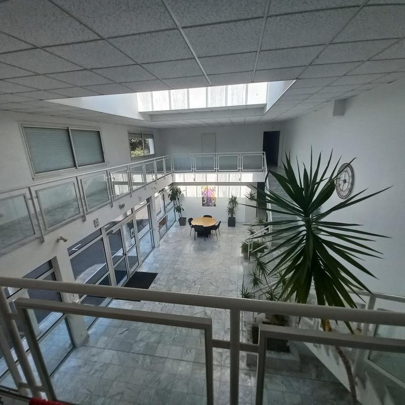 Bureau - 65 m² - 2 pièces