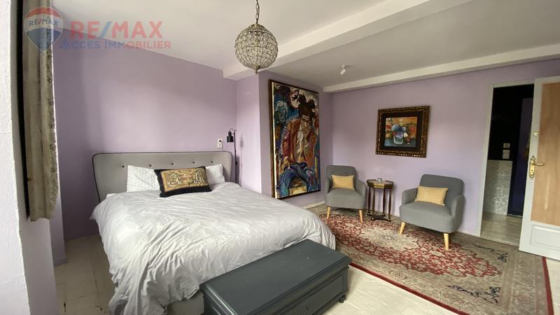 Maison - 392 m² - 12 pièces