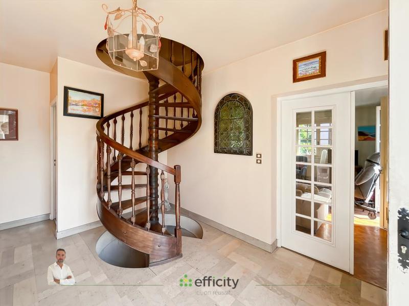 Maison - 160 m² - 9 pièces