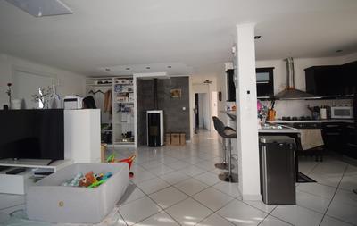 Maison - 96 m² - 4 pièces