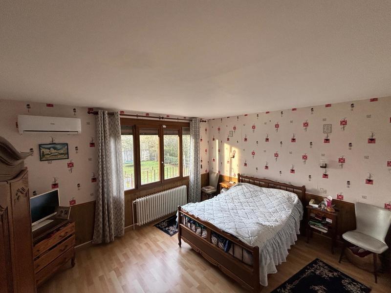 Maison - 186 m² - 8 pièces