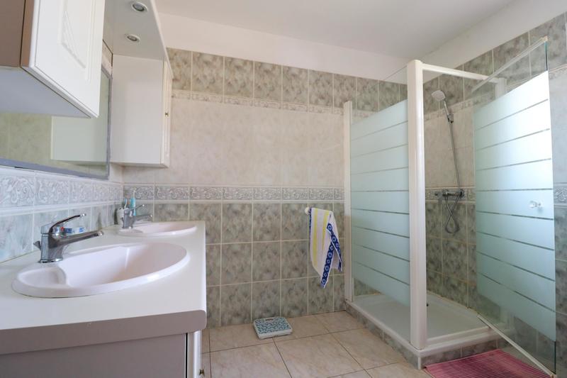 Maison - 240 m² - 5 pièces