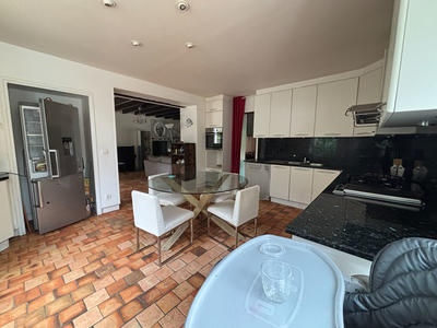 Maison - 192 m² - 5 pièces