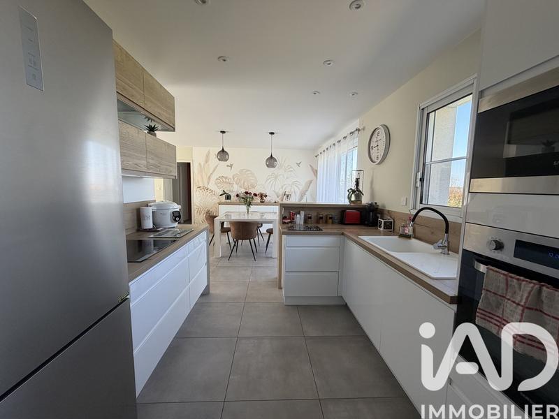 Maison - 95 m² - 5 pièces