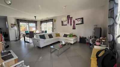 Maison - 104 m² - 4 pièces