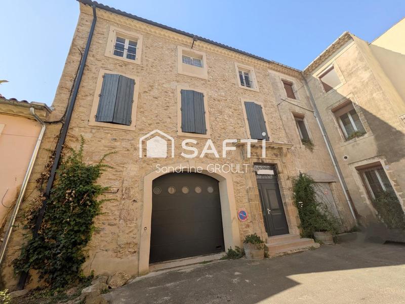 Maison - 250 m² - 10 pièces