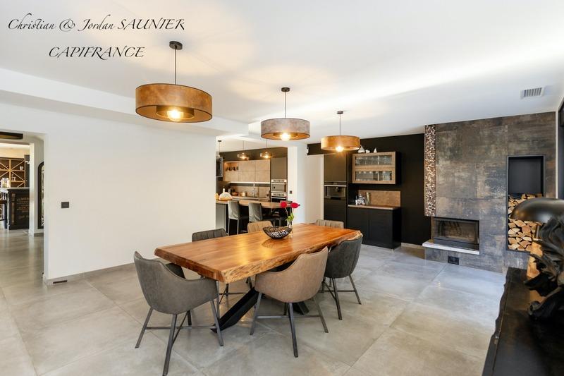 Propriété - 391 m² - 10 pièces
