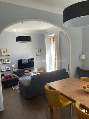 Appartement - 96 m² - 4 pièces