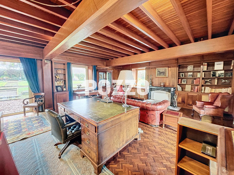 Maison - 420 m² - 12 pièces