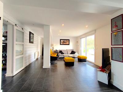 Maison - 159 m² - 7 pièces