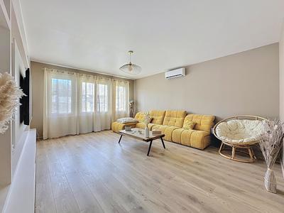 Maison - 200 m² - 5 pièces