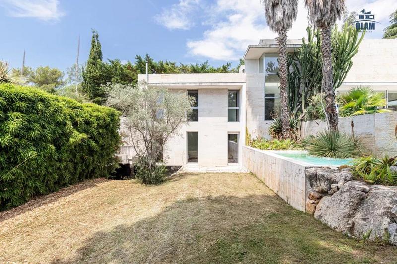 Villa - 600 m² - 6 pièces