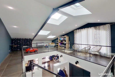 Appartement - 208 m² - 5 pièces