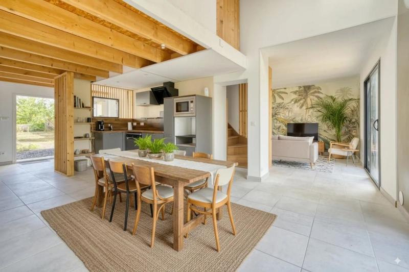 Maison - 90 m² - 4 pièces