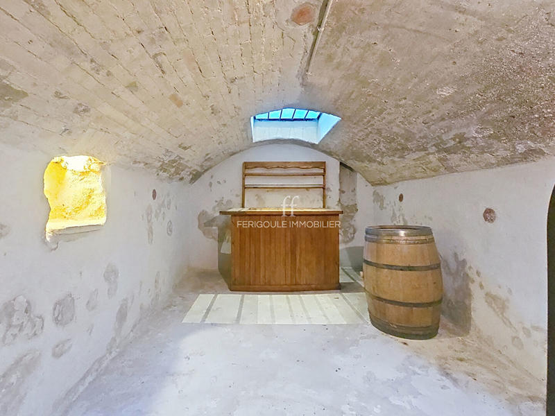 Maison - 363 m² - 12 pièces