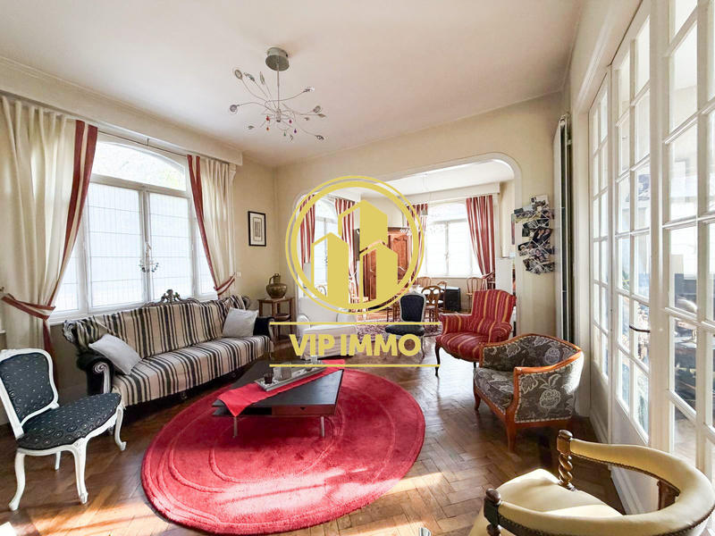 Villa - 224 m² - 14 pièces