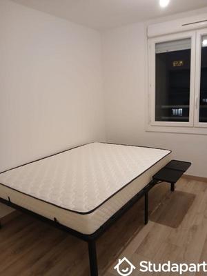 Chambre - 13 m² - 1 pièce