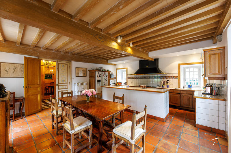 Propriété - 414 m² - 7 pièces