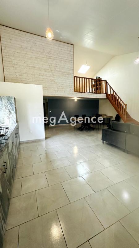 Maison jumelée - 220 m² - 4 pièces