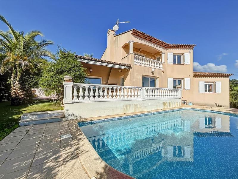 Villa - 182 m² - 5 pièces