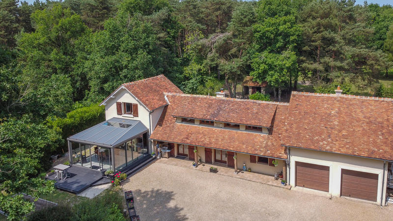 Propriété - 164 m² - 6 pièces