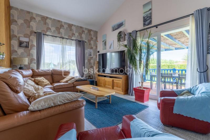 Maison - 181 m² - 7 pièces