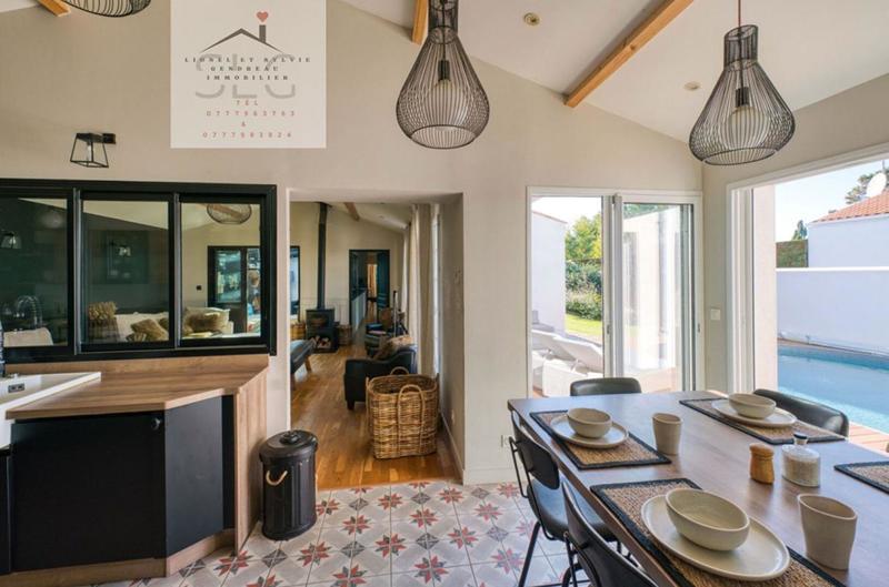 Maison - 174 m² - 8 pièces