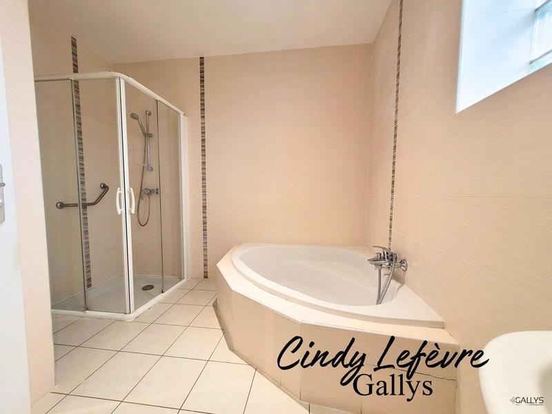 Maison - 94 m² - 5 pièces