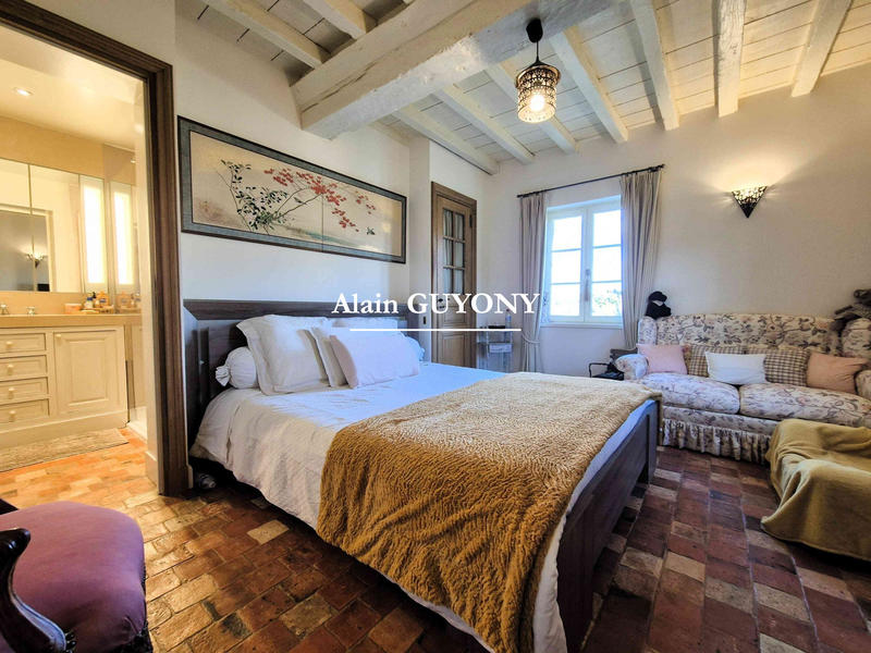 Maison ancienne - 176 m² - 6 pièces