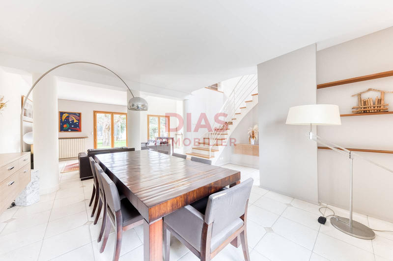 Maison - 188 m² - 7 pièces