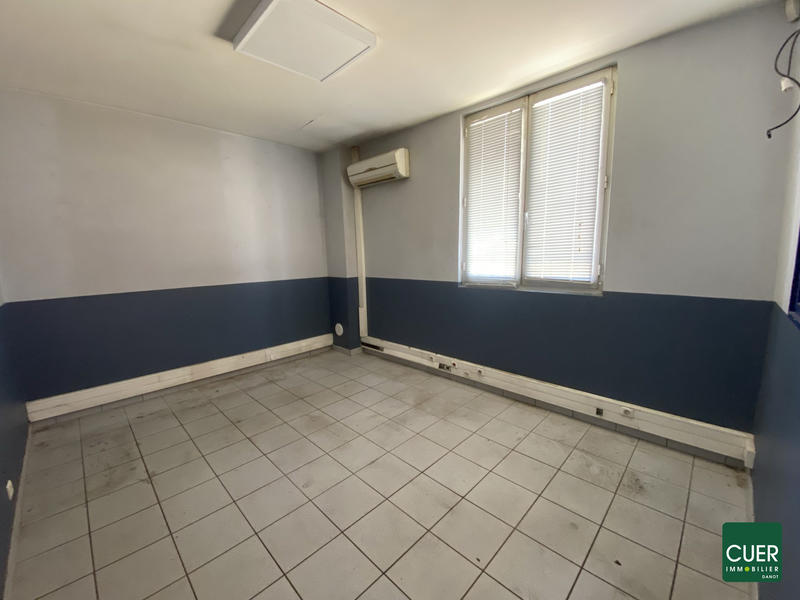 Local d'activités - 980 m²