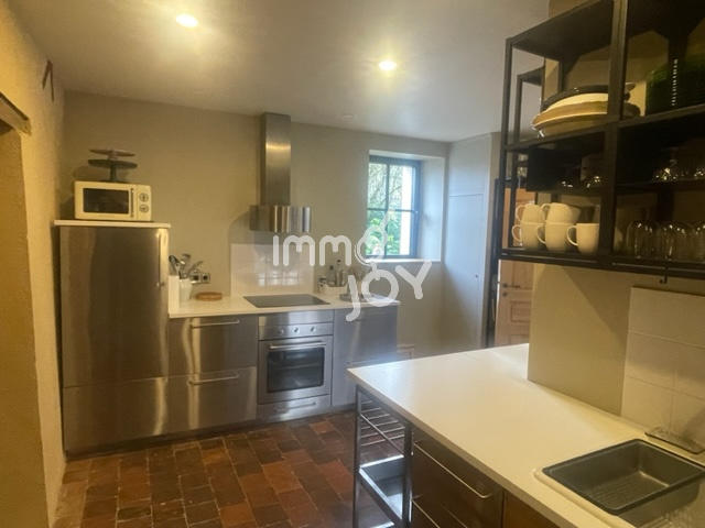 Propriété - 250 m² - 9 pièces