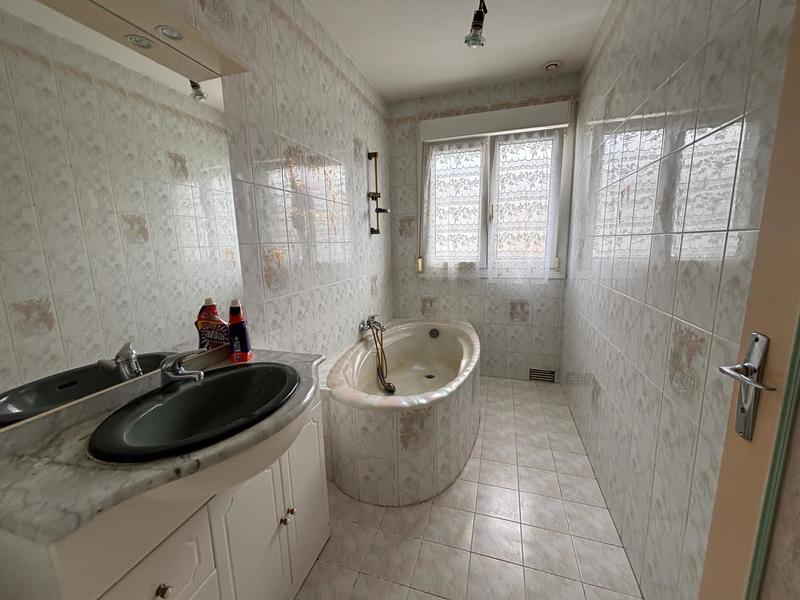 Maison - 98 m² - 4 pièces