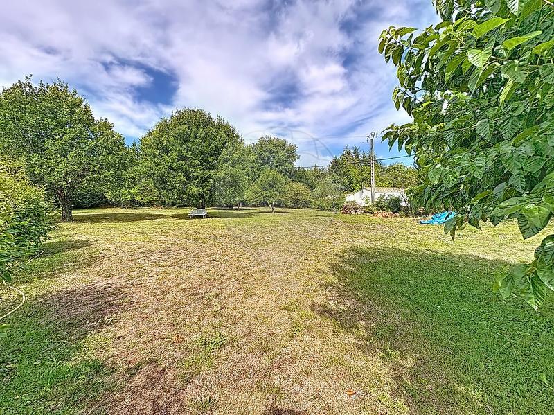 Maison - 225 m² - 9 pièces