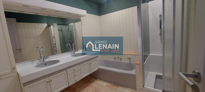 Maison - 162 m² - 9 pièces